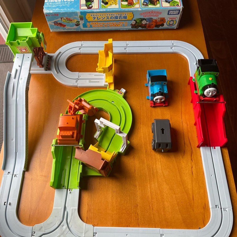 Rare and Very cool Thomas Train / Motorized train playset